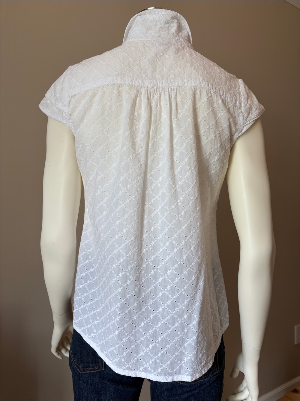 Westport 1962 Cotton Eyelet Button Down Blouse - Picture 2 of 12